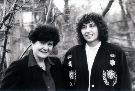 v.l.n.r.: Gerdi Staiblin (Prsidentin 1982-1996, Ministerin a. D.) und Marianne Anselm (Prsidentin 1996-2008)