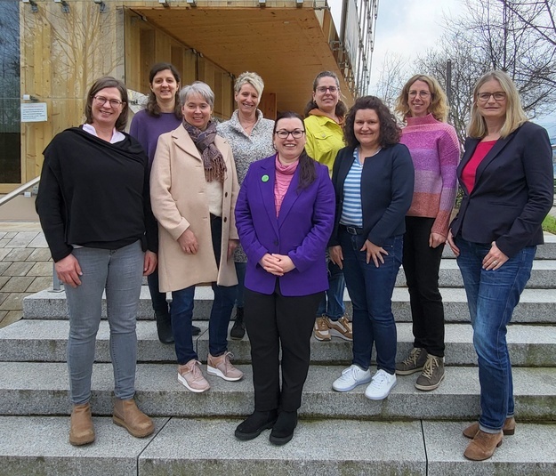 v. l. n. r. Kerstin Mock, Tanja Schchtele, Karina Stengelin, Christina Mller, Christiane Wangler, Claudia Wehrle-Glatzel, Irmgard Lehmann, Karla Whrle mit Birgitta Klemmer (Geschftsfhrerin des LFVS). 